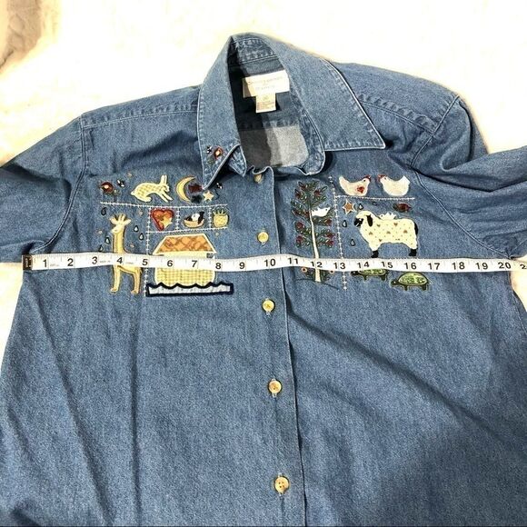 Chambray long sleeve shirt button up appliqué EUC cottagecore granny core farm - Picture 12 of 16